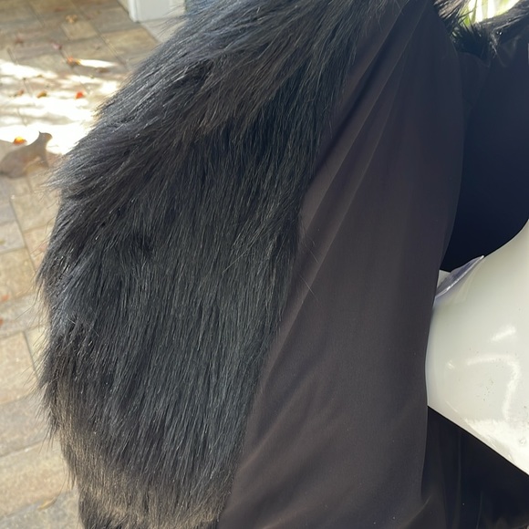 BCBG faux fur vest with lining - Picture 4 of 5